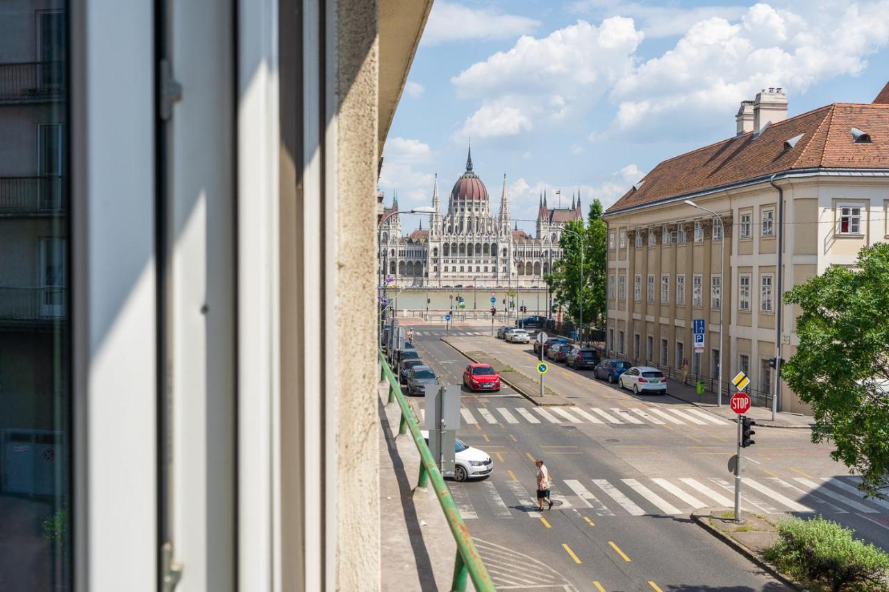 בודפשט Bright Studio With Parliament View, Free Parking מראה חיצוני תמונה